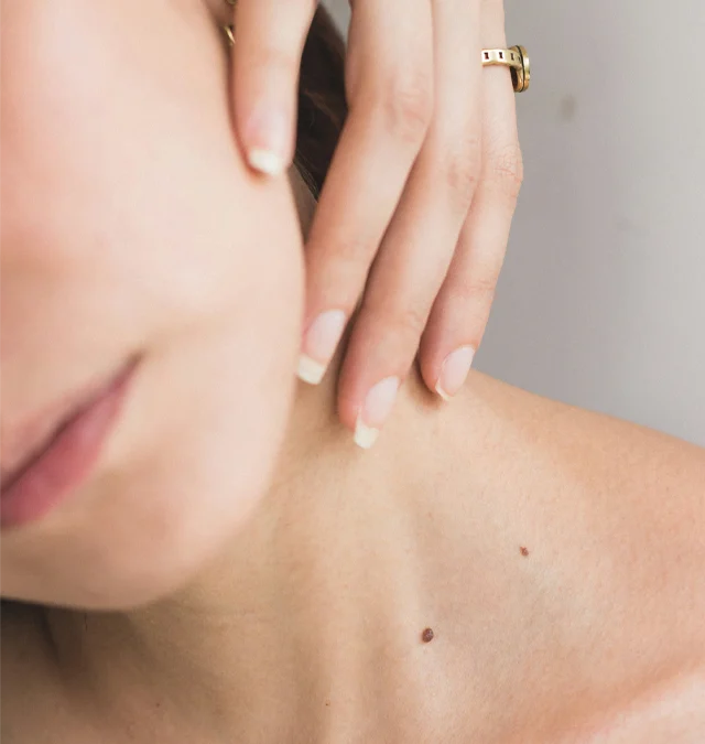 How To Naturally Balance Your Thyroid & Reduce Symptoms