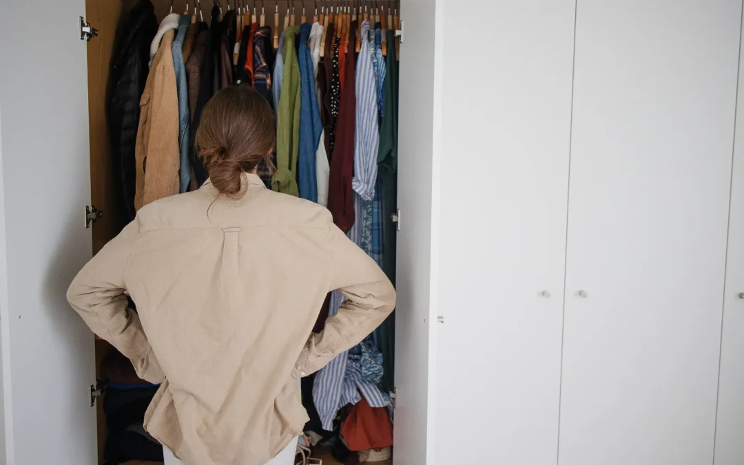 How to Dress to Flatter Your Figure and Feel Confident While Losing Weight