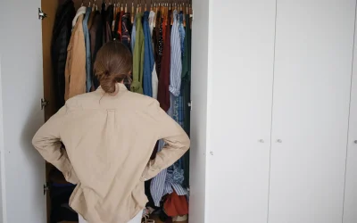 How to Dress to Flatter Your Figure and Feel Confident While Losing Weight